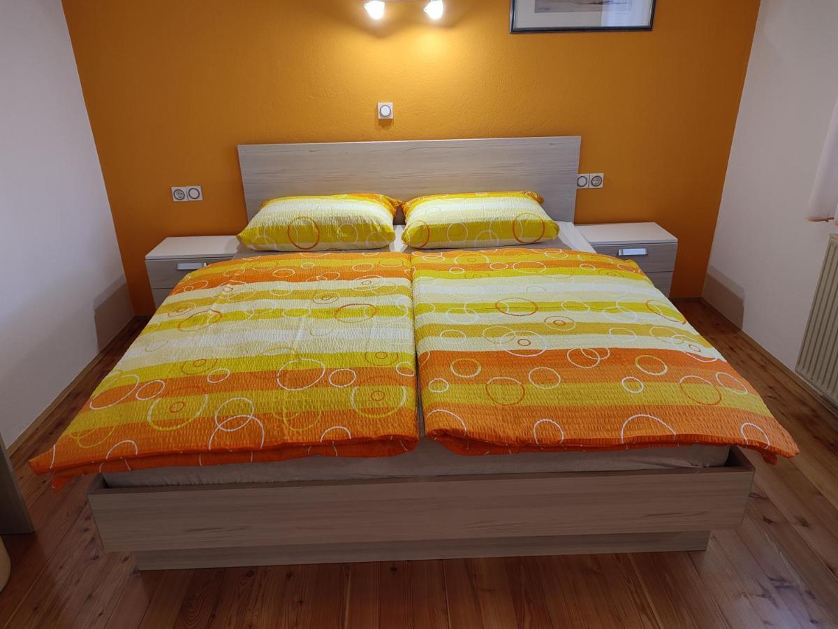 Gostilna Pension Blegos โพลจาเนแนดสโคฟโจโลโค ภายนอก รูปภาพ